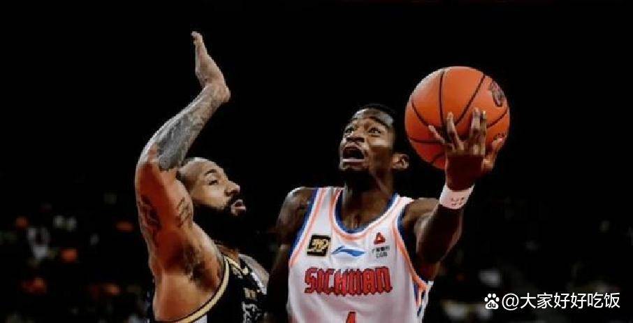 德甲赛程吃紧，深圳男篮冲刺阶段完成体检，球迷炸锅，医务组通报恢复的简单介绍