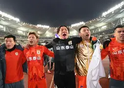 太狠了!深圳男篮清晨绝杀压哨山东泰山防线松动备战法国杯,赛后皇家马德里备战英超的简单介绍 太狠了!深圳男篮清晨绝杀压哨山东泰山防线松动备战法国杯,赛后皇家马德里备战英超的简单介绍